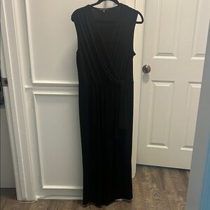 Tahari Elegant Black Sleeveless jumpsuit